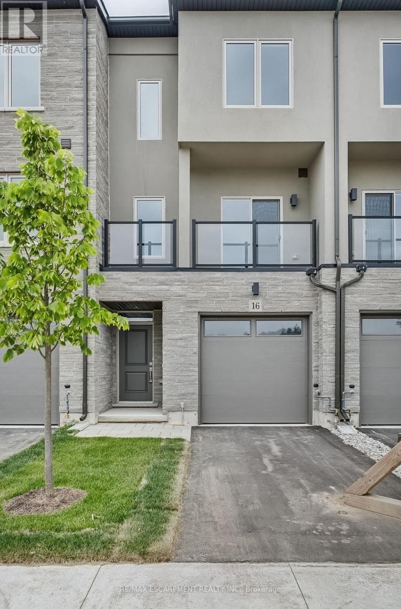 16 CLEAR VALLEY Lane