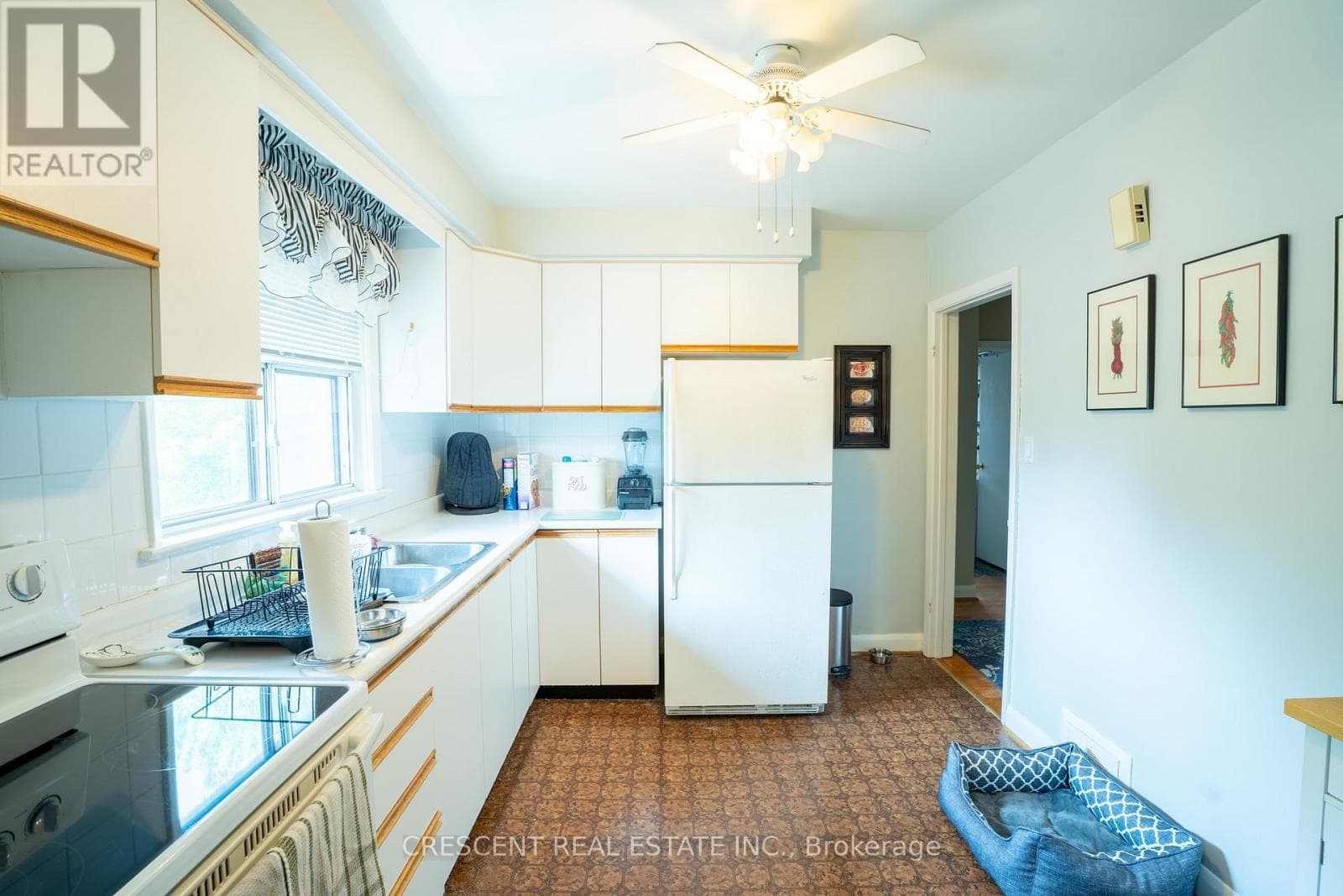 Single Family at UPPER- 35 Laburnham Avenue, Toronto (Long Branch), Ontario - Photo 5 - RE/MAX Garden City Realty