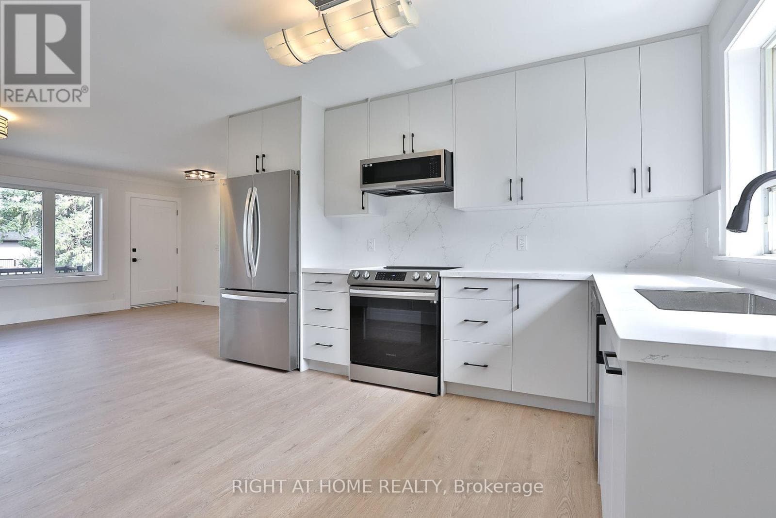 Single Family at 80 Stephen Drive, Caledon (Bolton West), Ontario - Photo 5 - RE/MAX Garden City Realty