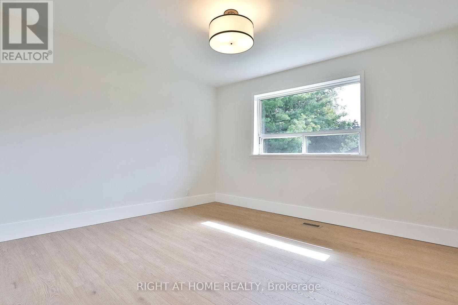 Single Family at 80 Stephen Drive, Caledon (Bolton West), Ontario - Photo 6 - RE/MAX Garden City Realty