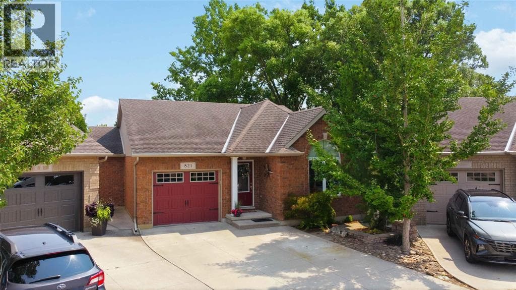 821 Carriage Way