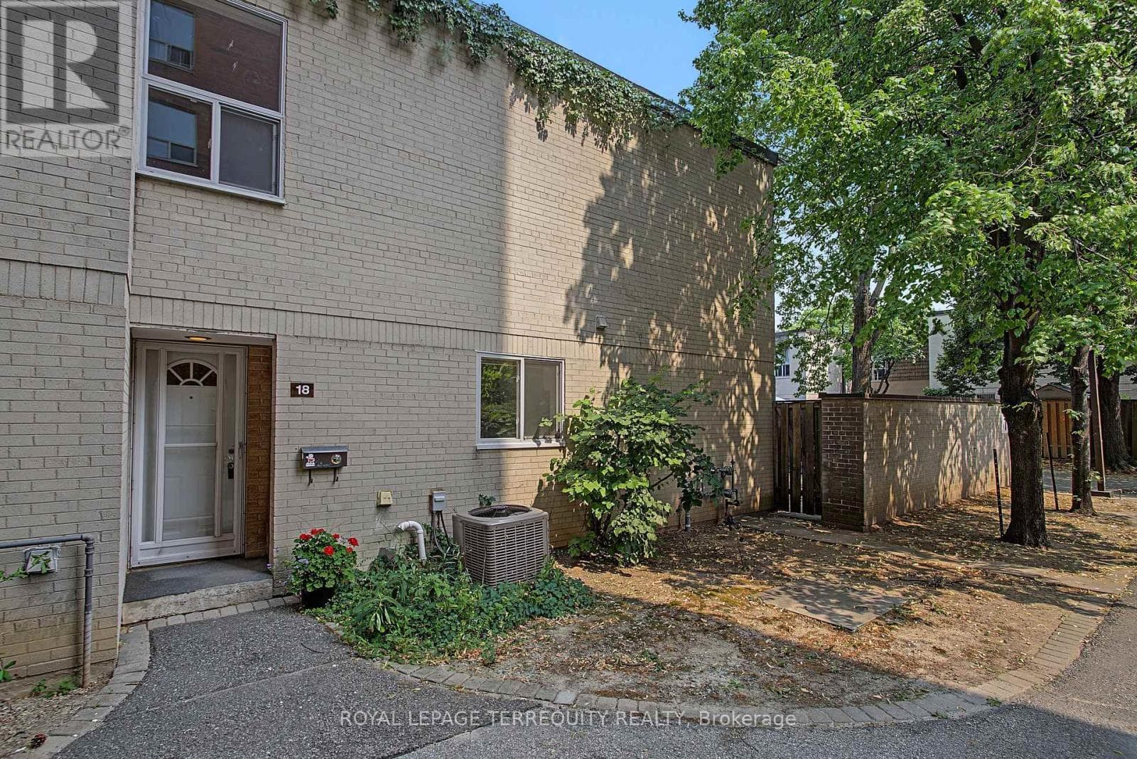 18- 11 Four Winds Drive