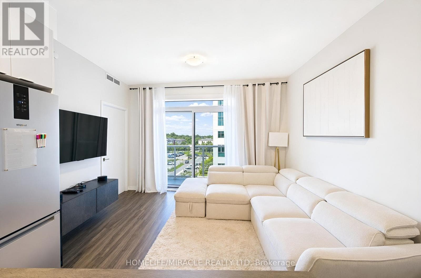 Single Family at 813- 10 Abeja Street, Vaughan (Concord), Ontario - Photo 3 - RE/MAX Garden City Realty