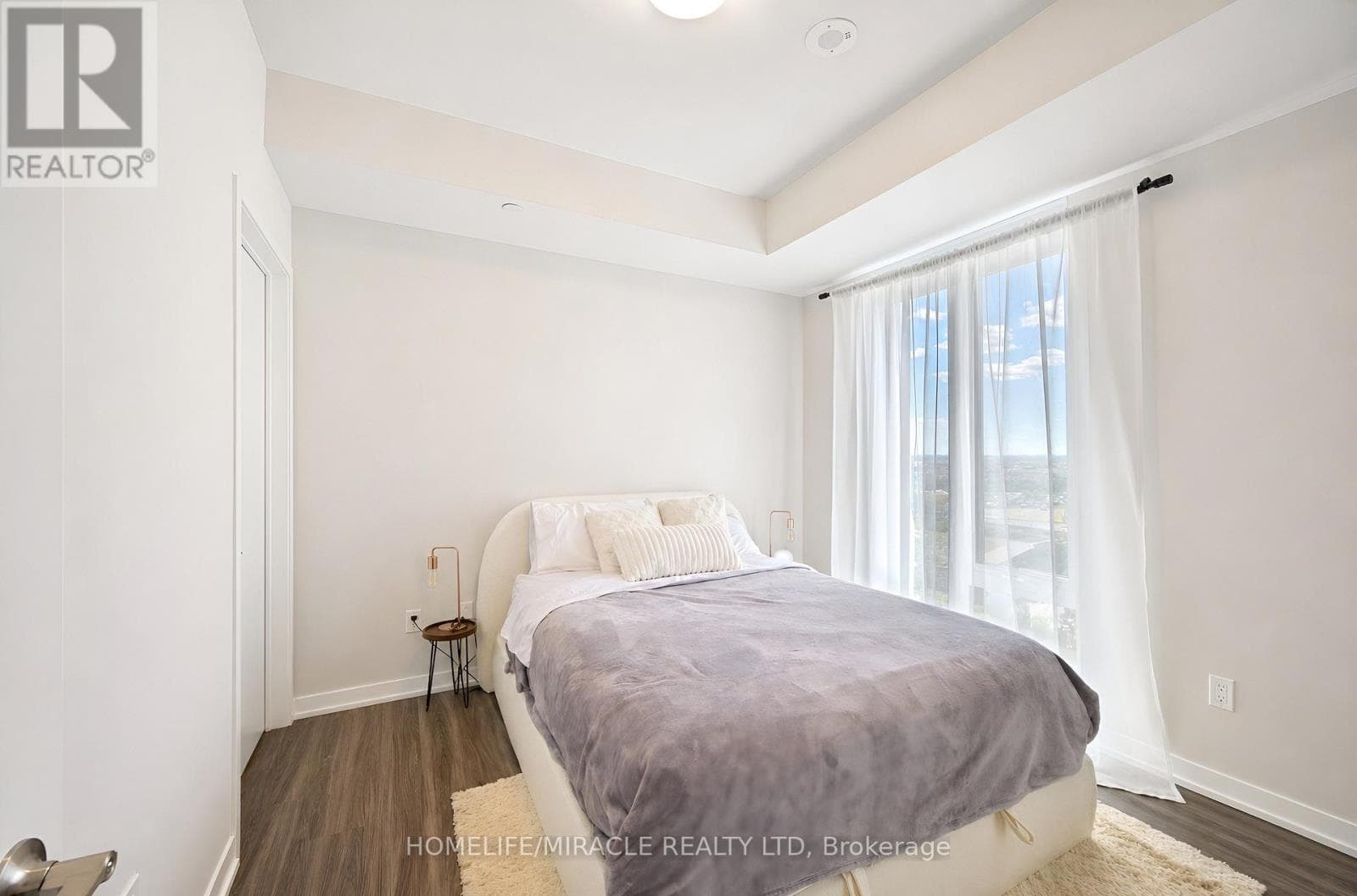 Single Family at 813- 10 Abeja Street, Vaughan (Concord), Ontario - Photo 9 - RE/MAX Garden City Realty