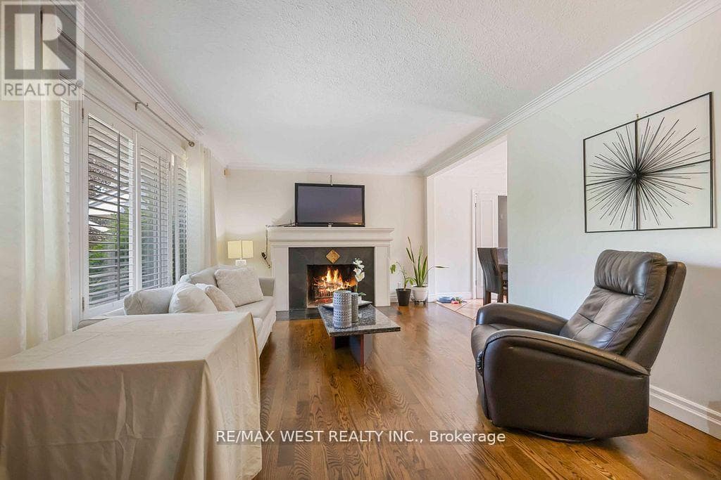 Single Family at 11 Duval Drive, Toronto (Maple Leaf), Ontario - Photo 7 - RE/MAX Garden City Realty