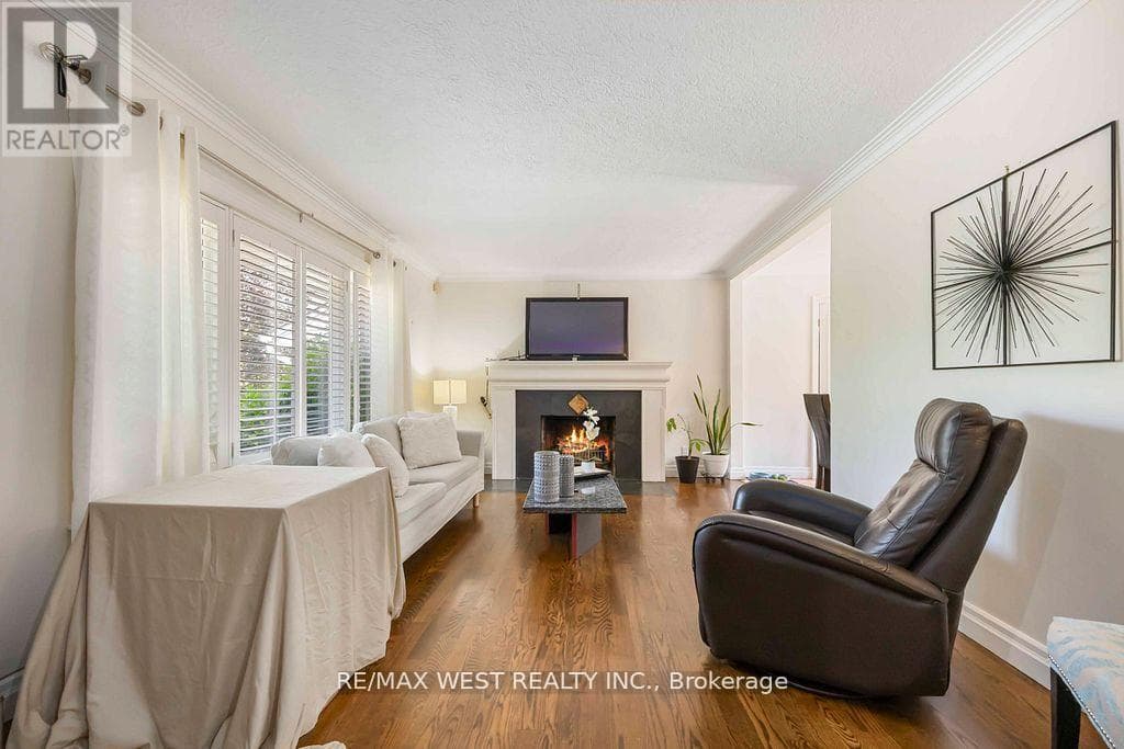 Single Family at 11 Duval Drive, Toronto (Maple Leaf), Ontario - Photo 8 - RE/MAX Garden City Realty