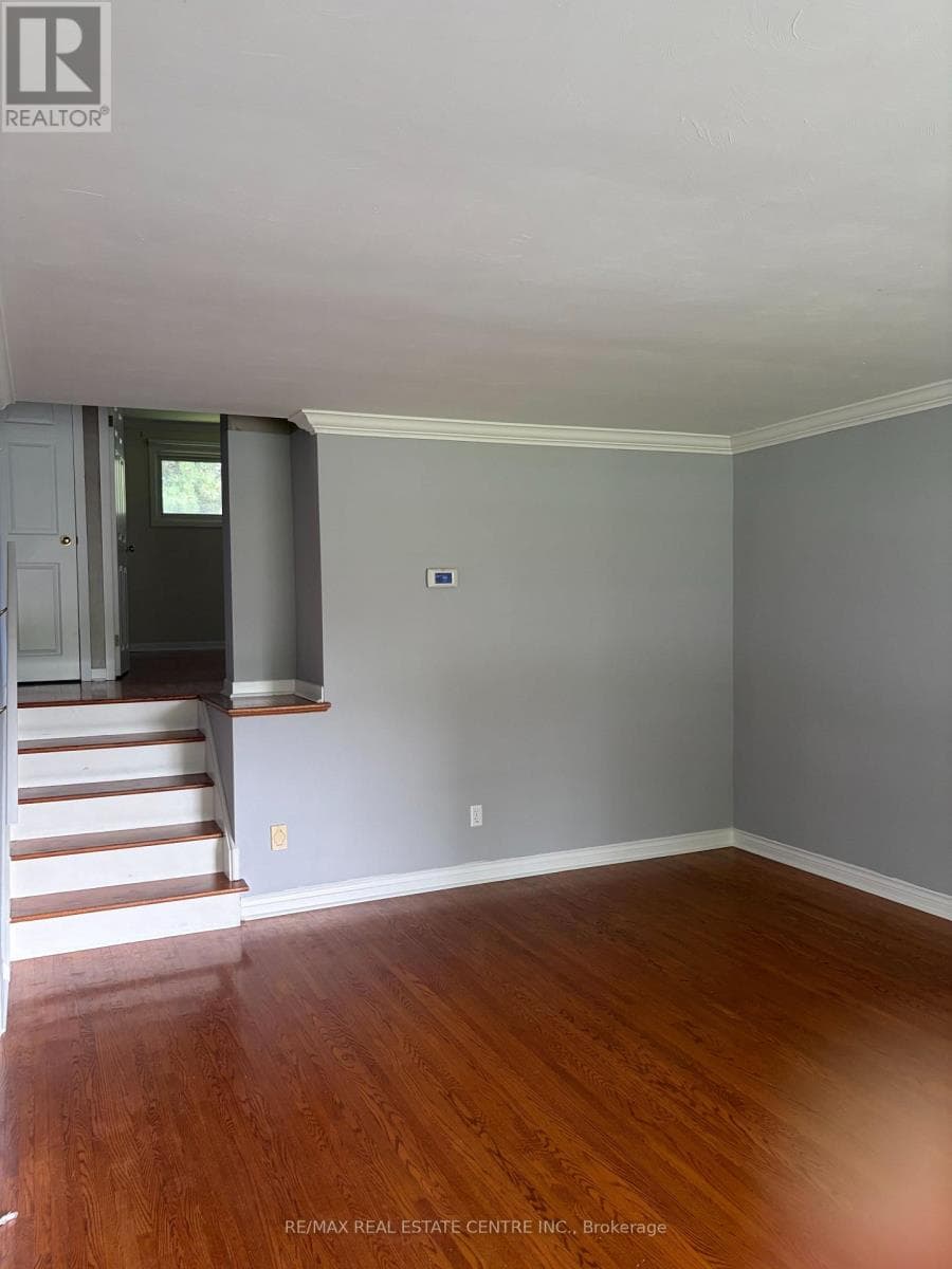 Single Family at 10 Miami Drive, Hamilton (Rolston), Ontario - Photo 2 - RE/MAX Garden City Realty