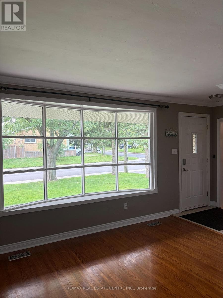 Single Family at 10 Miami Drive, Hamilton (Rolston), Ontario - Photo 3 - RE/MAX Garden City Realty