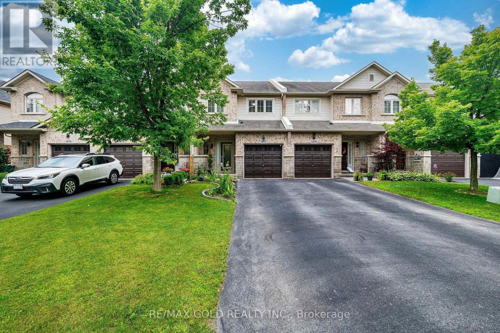 Single Family at 1452 Baseline Road, Hamilton (Stoney Creek), Ontario - Photo 3 - RE/MAX Garden City Realty