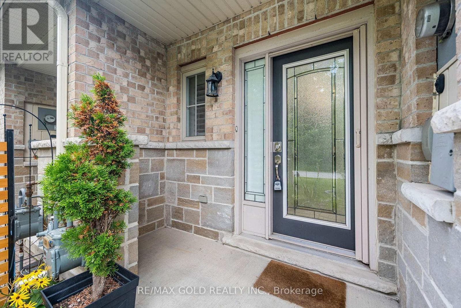 Single Family at 1452 Baseline Road, Hamilton (Stoney Creek), Ontario - Photo 5 - RE/MAX Garden City Realty
