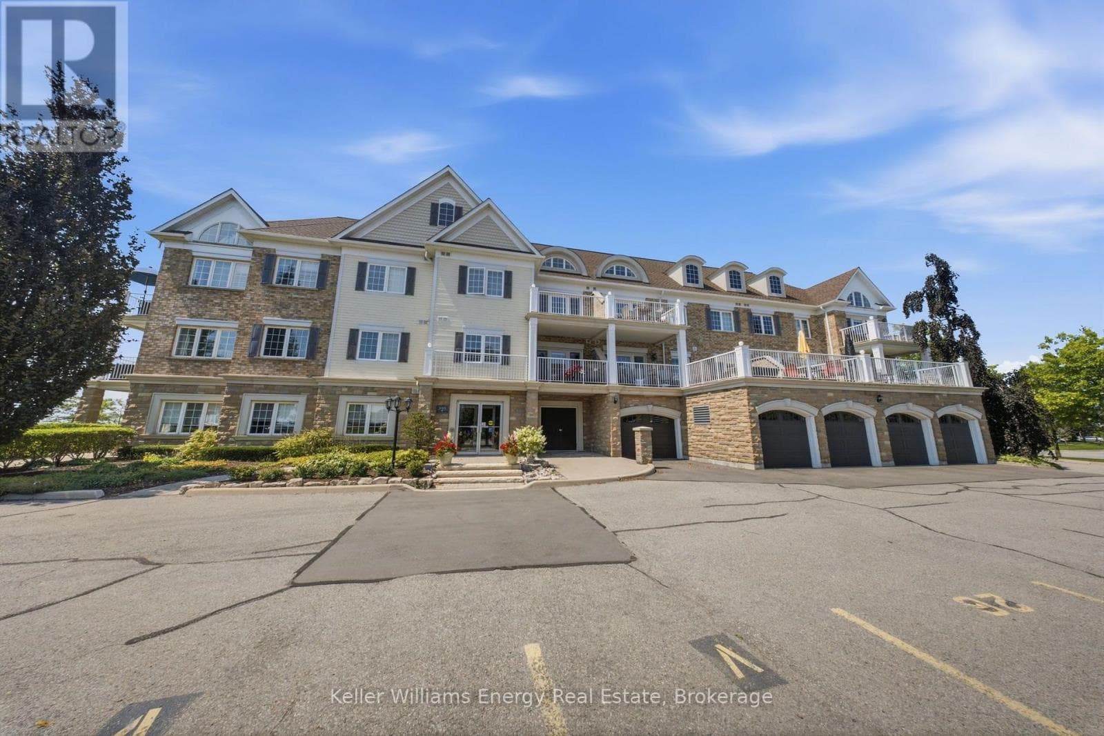 308- 395 LAKEBREEZE Drive