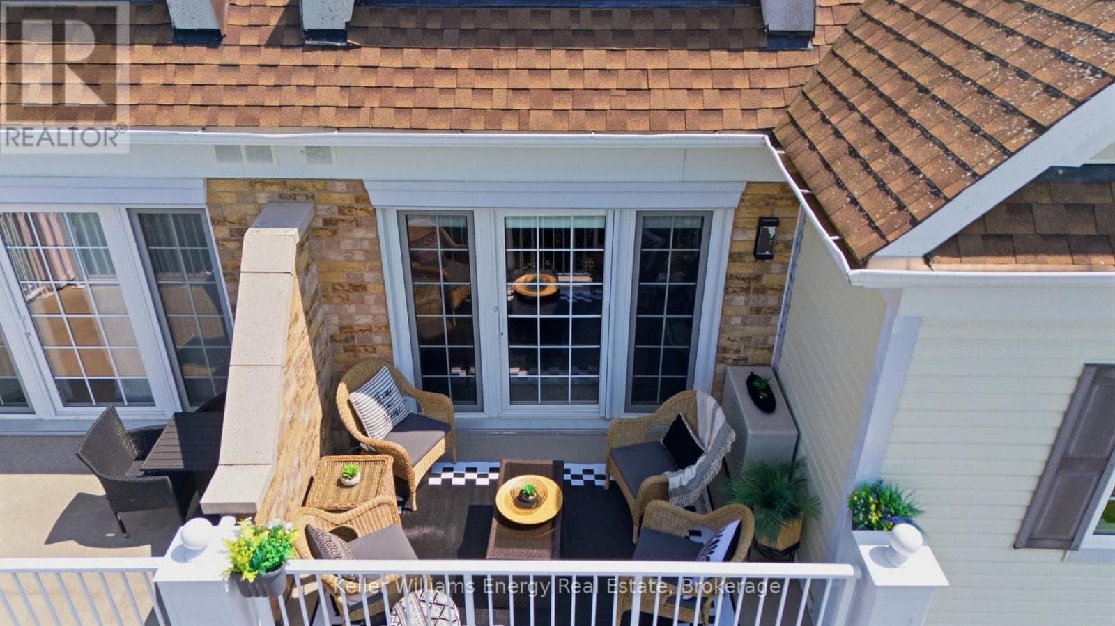 Single Family at 308- 395 LAKEBREEZE Drive, Clarington (Newcastle), Ontario - Photo 3 - RE/MAX Garden City Realty