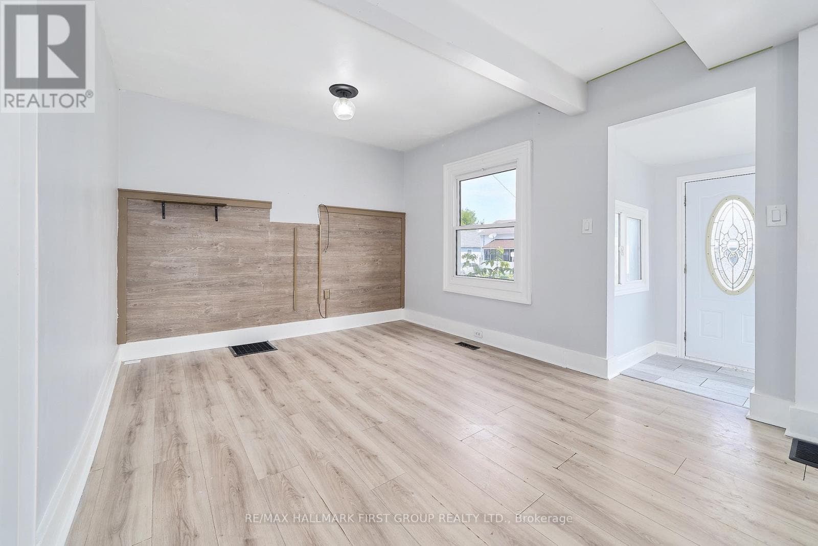 Single Family at 314 Nassau Street, Oshawa (Vanier), Ontario - Photo 7 - RE/MAX Garden City Realty
