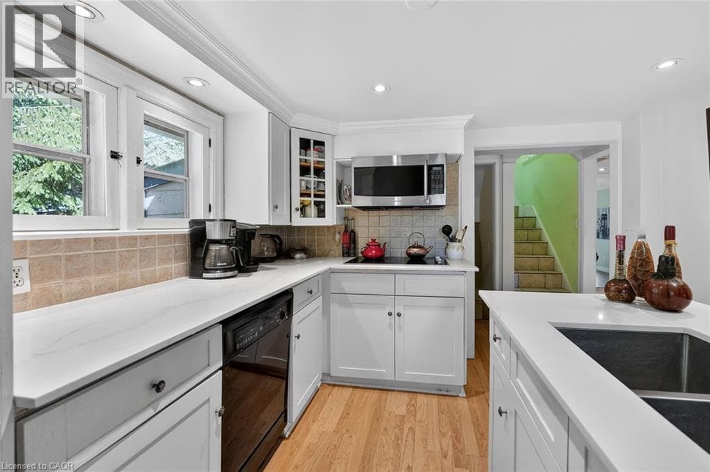 Single Family at 323 REGIONAL 20 Road, Pelham, Ontario - Photo 5 - RE/MAX Garden City Realty