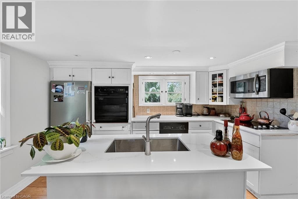Single Family at 323 REGIONAL 20 Road, Pelham, Ontario - Photo 6 - RE/MAX Garden City Realty