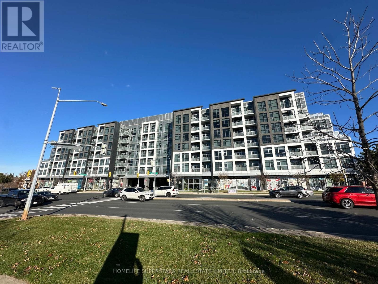 309- 8763 Bayview Avenue