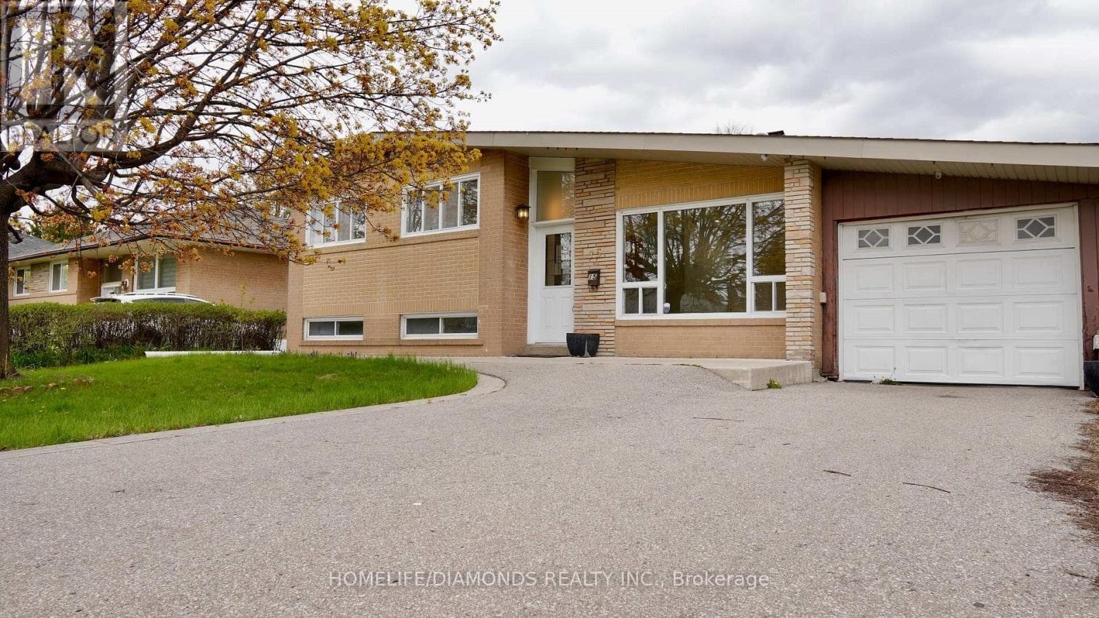 15 ATHLONE Avenue