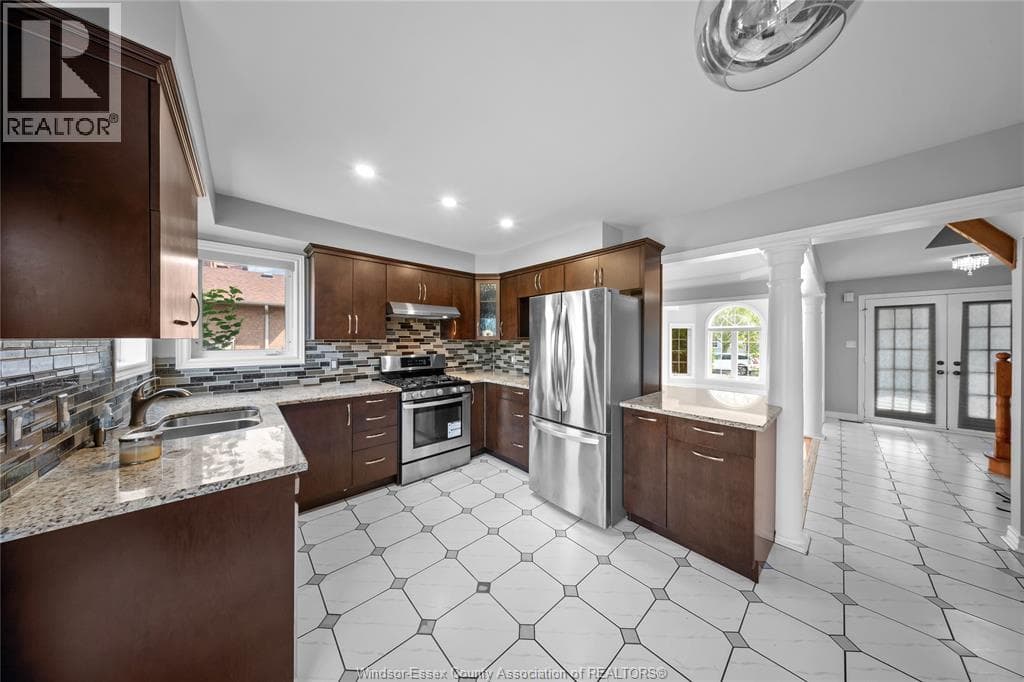 Single Family at 4629 TOURNAMENT, Windsor, Ontario - Photo 8 - RE/MAX Garden City Realty