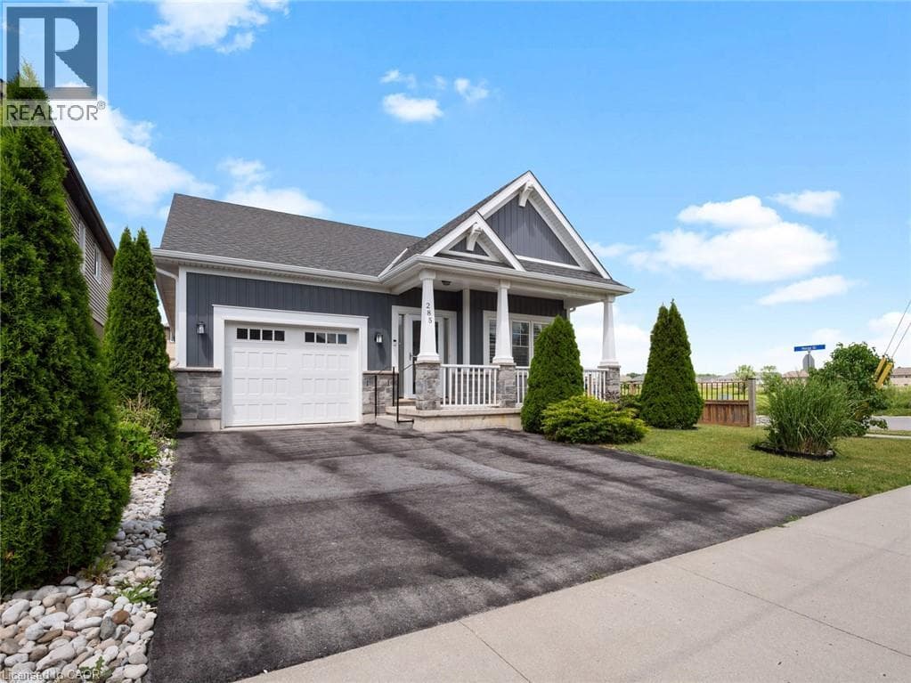 Single Family at 285 SOUTH PELHAM Road, Welland, Ontario - Photo 3 - RE/MAX Garden City Realty