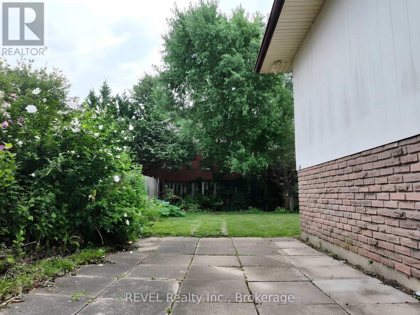 Single Family at Main- 62 Elma Street, St. Catharines (Lakeport), Ontario - Photo 9 - RE/MAX Garden City Realty