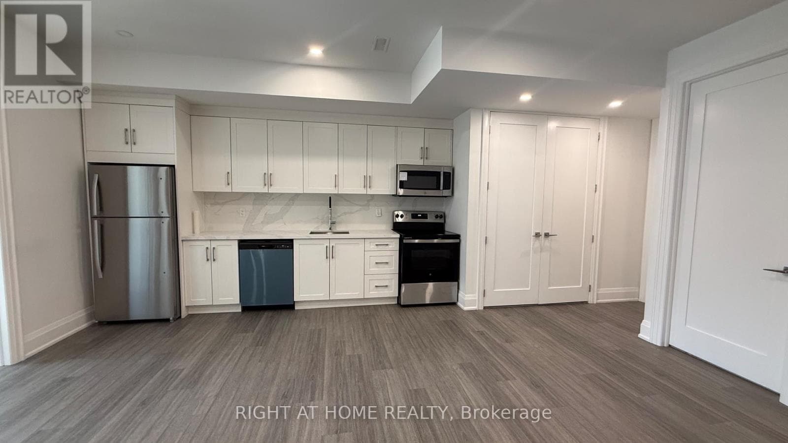 Single Family at Lower- 21 Antonio Court, Toronto (Humber Summit), Ontario - Photo 9 - RE/MAX Garden City Realty