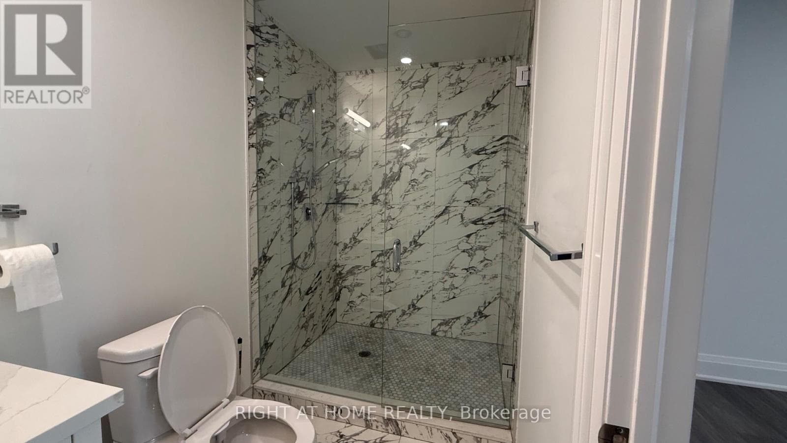 Single Family at Lower- 21 Antonio Court, Toronto (Humber Summit), Ontario - Photo 5 - RE/MAX Garden City Realty