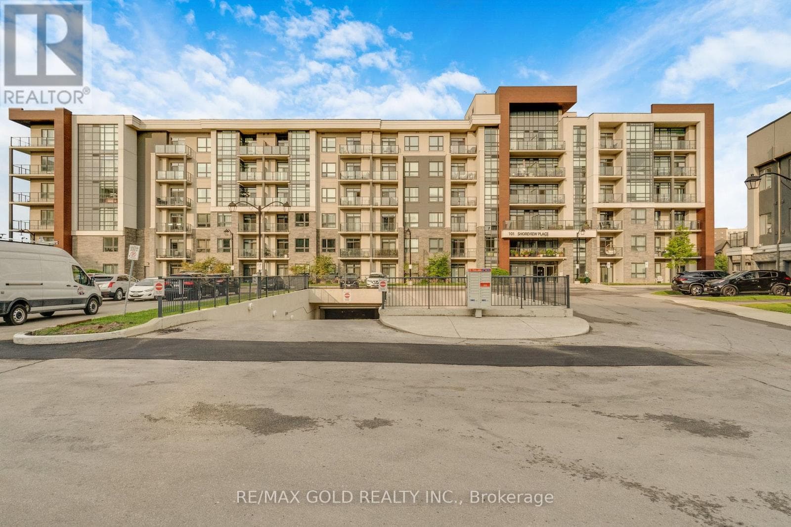 502- 101 Shoreview Place