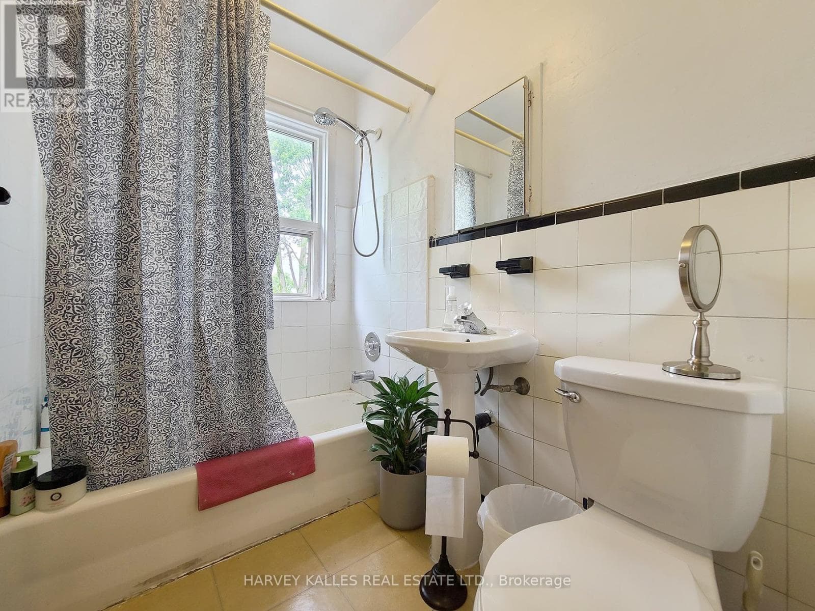 Multi-family at 9- 2434 Keele Street, Toronto (Maple Leaf), Ontario - Photo 8 - RE/MAX Garden City Realty