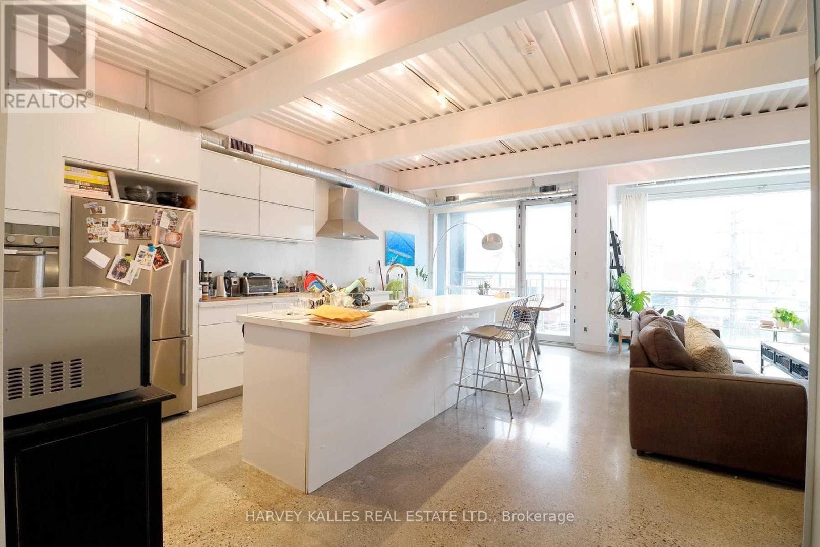 PH3A- 214 Bathurst Street