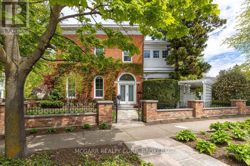 38 Yates Street