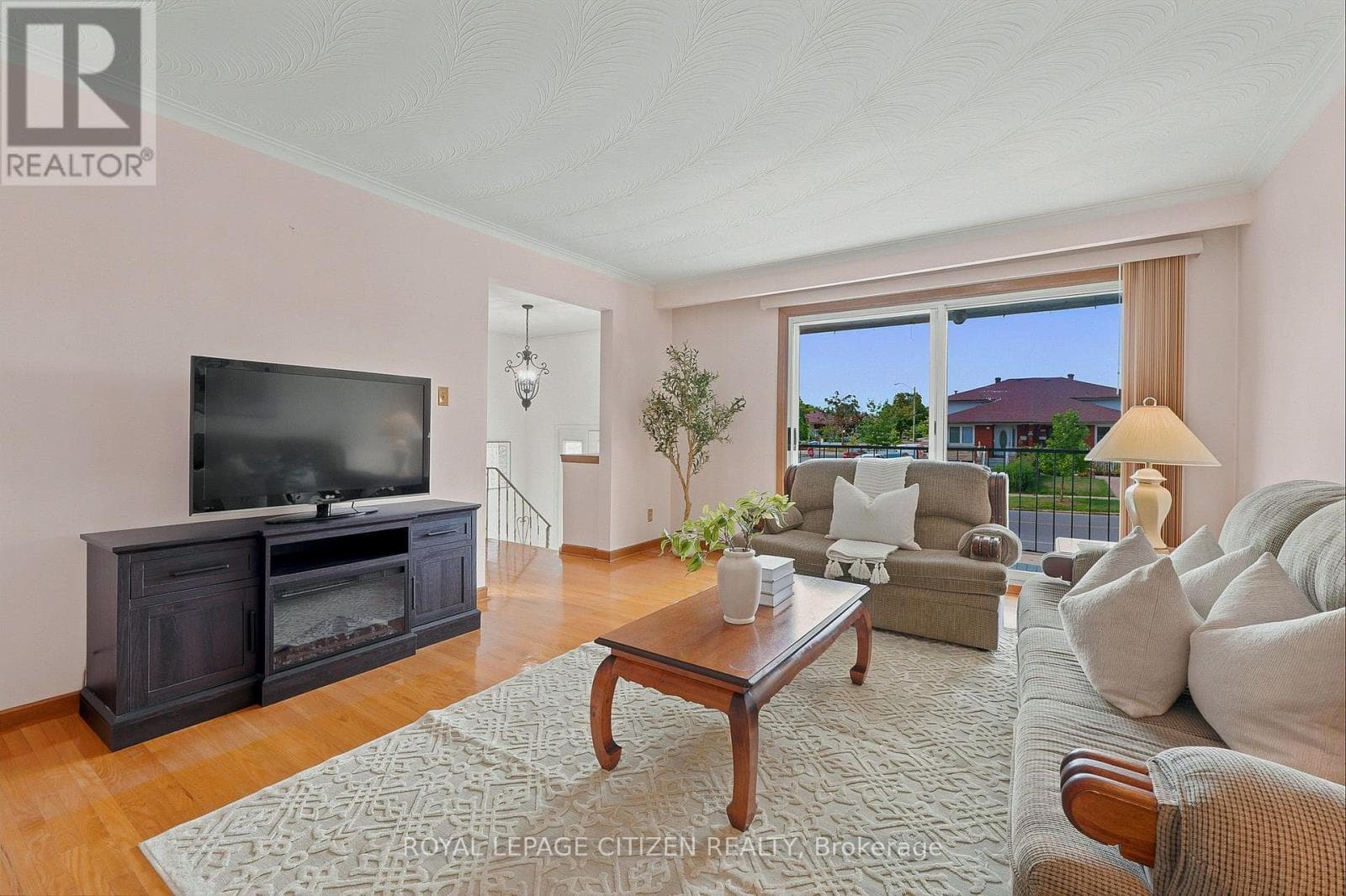 Single Family at 37 Firenza Drive, Toronto (Humber Summit), Ontario - Photo 8 - RE/MAX Garden City Realty