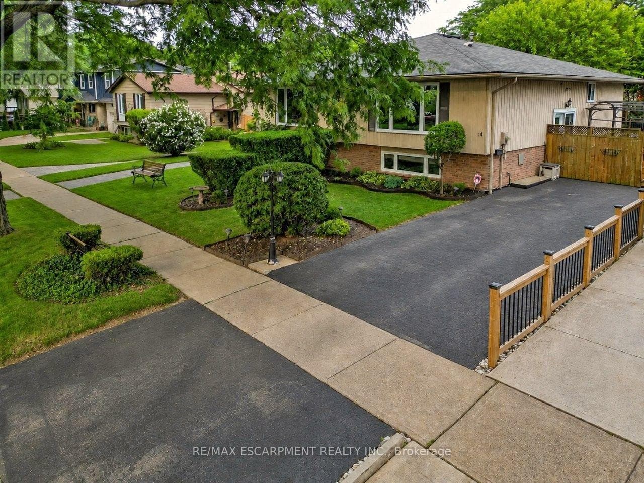 14 Woodeden Road