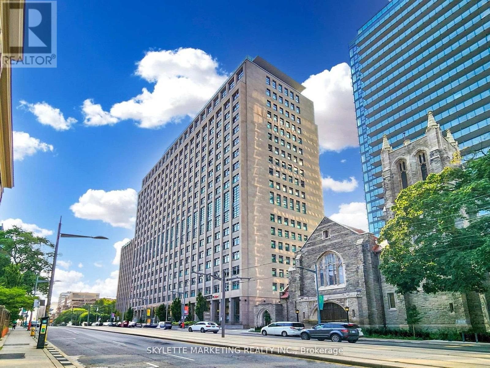 1128- 111 St Clair Avenue