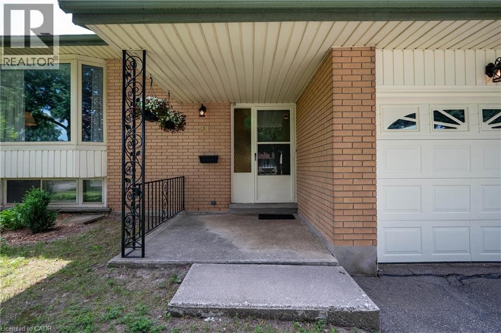 Single Family at 99 LORRAINE Avenue, Kitchener, Ontario - Photo 7 - RE/MAX Garden City Realty