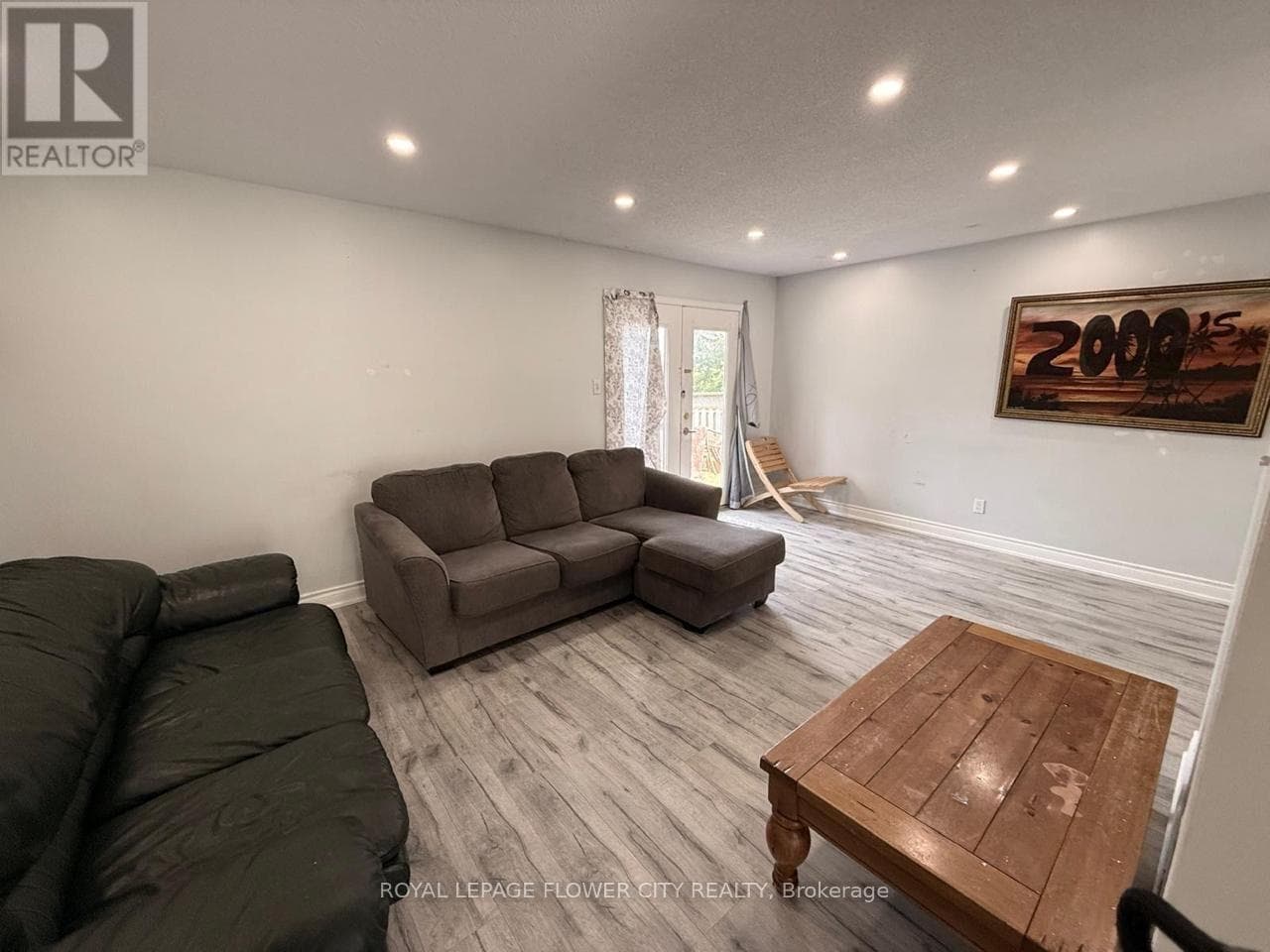 Single Family at 291 Fleming Drive, London East (East D), Ontario - Photo 4 - RE/MAX Garden City Realty