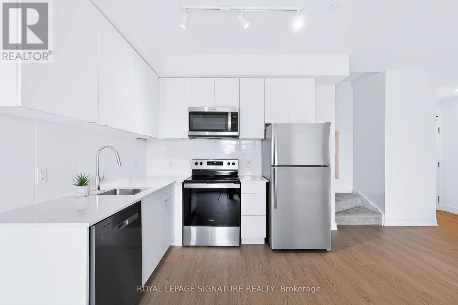 Single Family at 316B- 16 Melbourne Avenue, St. Catharines (E. Chester), Ontario - Photo 10 - RE/MAX Garden City Realty