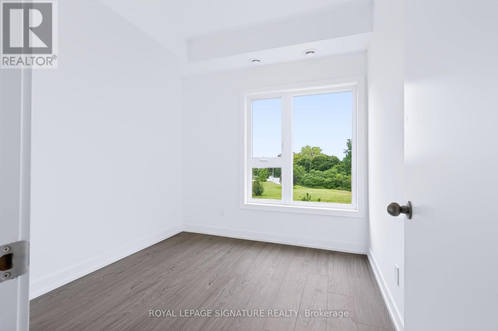 Single Family at 316B- 16 Melbourne Avenue, St. Catharines (E. Chester), Ontario - Photo 5 - RE/MAX Garden City Realty