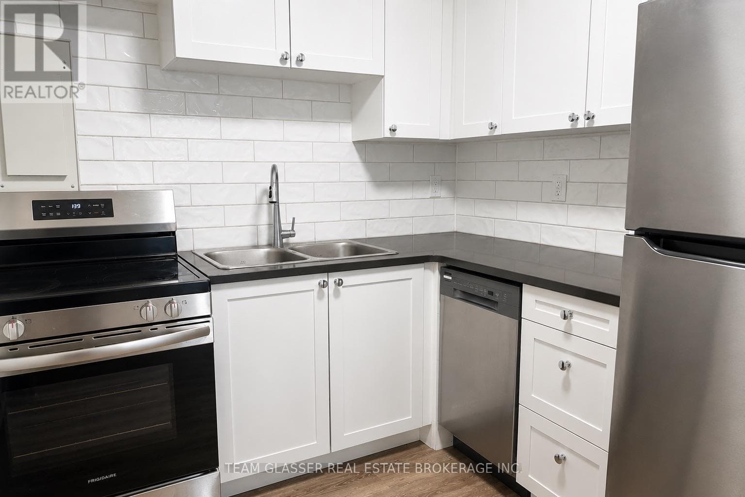 Single Family at 212- 735 Wonderland Road, London South (South M), Ontario - Photo 5 - RE/MAX Garden City Realty