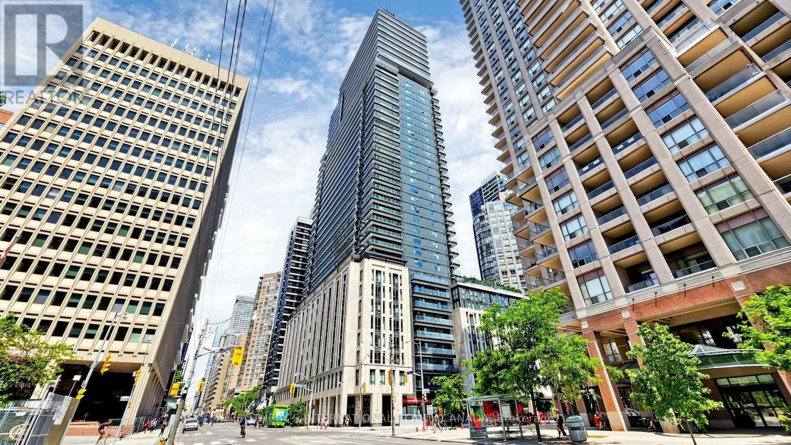 3807- 955 Bay Street