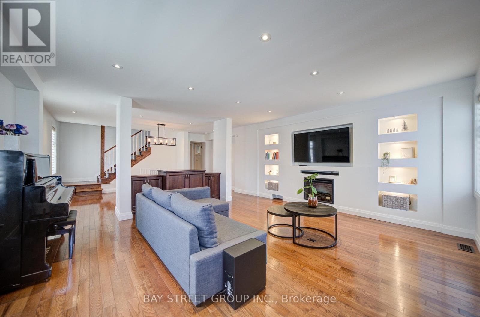 Single Family at 95 Hopedale Avenue, Toronto (Broadview North), Ontario - Photo 10 - RE/MAX Garden City Realty