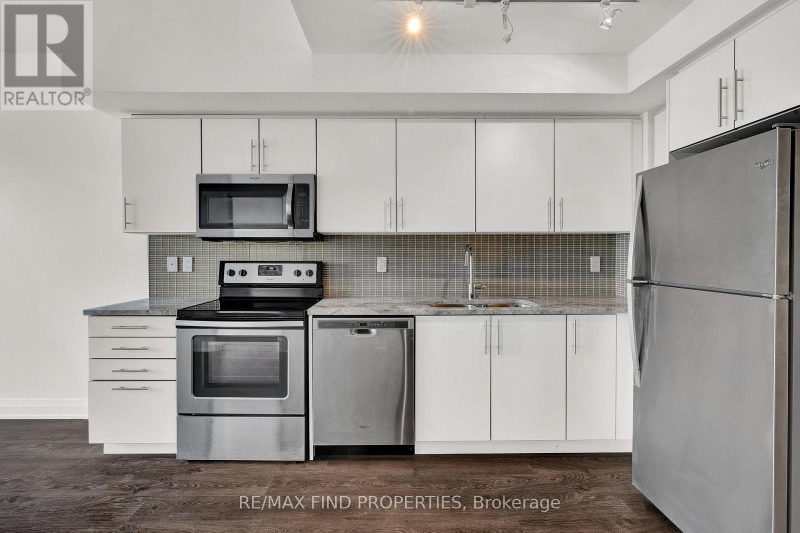 Single Family at 1504- 55 Speers Road, Oakville (CO Central), Ontario - Photo 6 - RE/MAX Garden City Realty