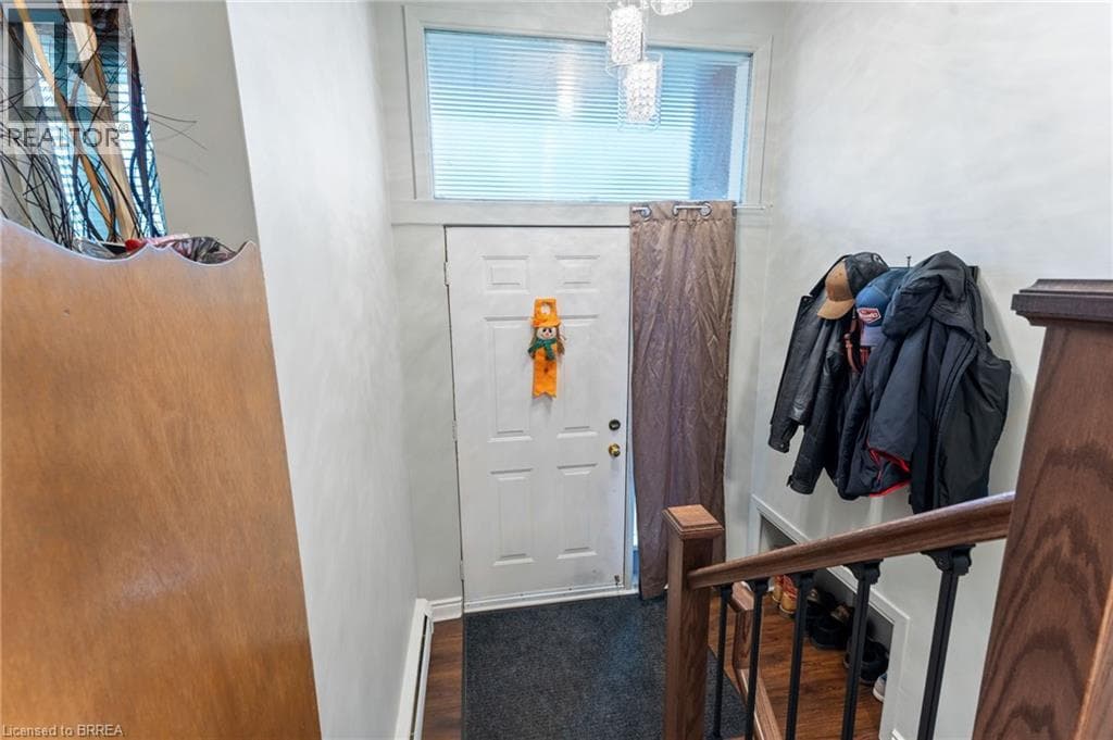 Single Family at 21 JANET Street, Port Colborne, Ontario - Photo 3 - RE/MAX Garden City Realty