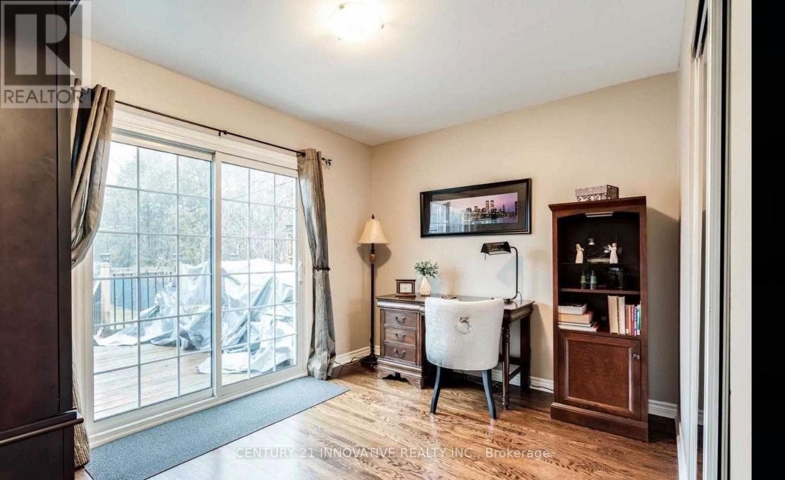 Single Family at 586 Chamberlain Road, Burlington (Shoreacres), Ontario - Photo 10 - RE/MAX Garden City Realty