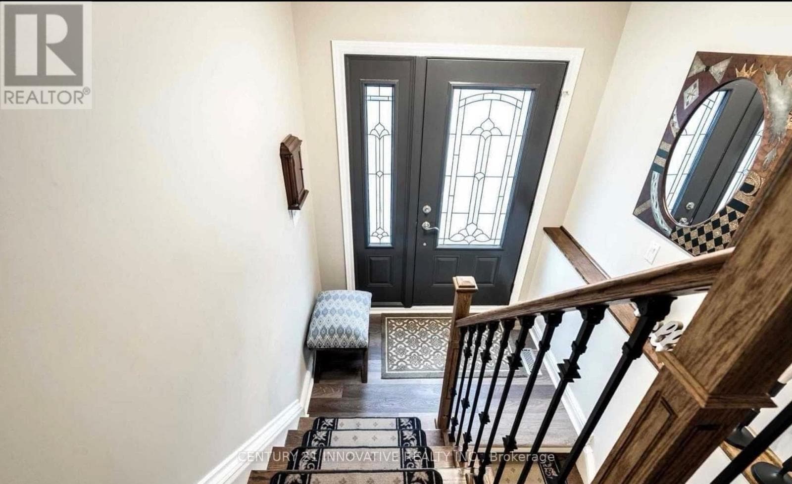 Single Family at 586 Chamberlain Road, Burlington (Shoreacres), Ontario - Photo 2 - RE/MAX Garden City Realty