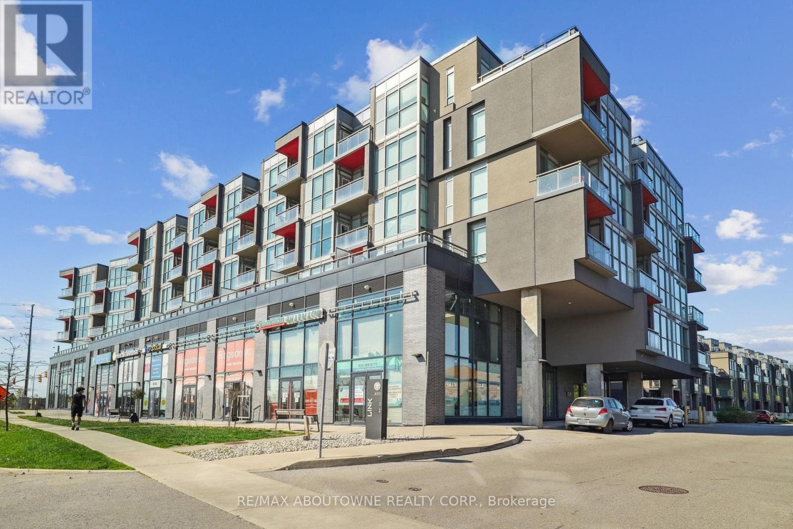C204- 5260 Dundas Street
