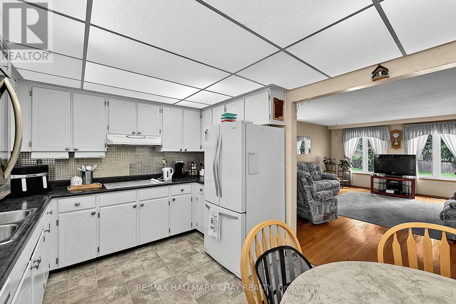 Single Family at 11 Second Street, New Tecumseth (Beeton), Ontario - Photo 10 - RE/MAX Garden City Realty