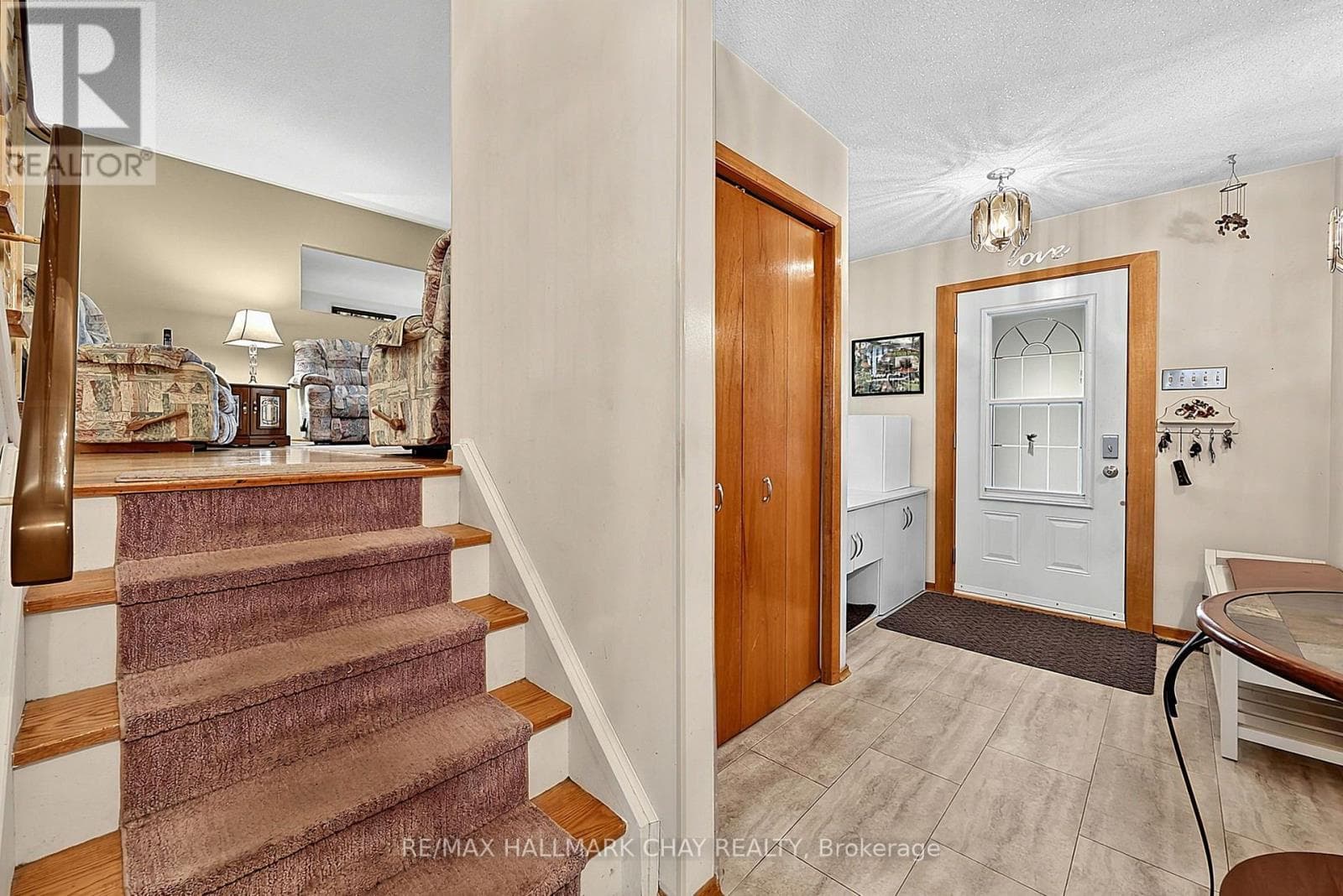 Single Family at 11 Second Street, New Tecumseth (Beeton), Ontario - Photo 3 - RE/MAX Garden City Realty