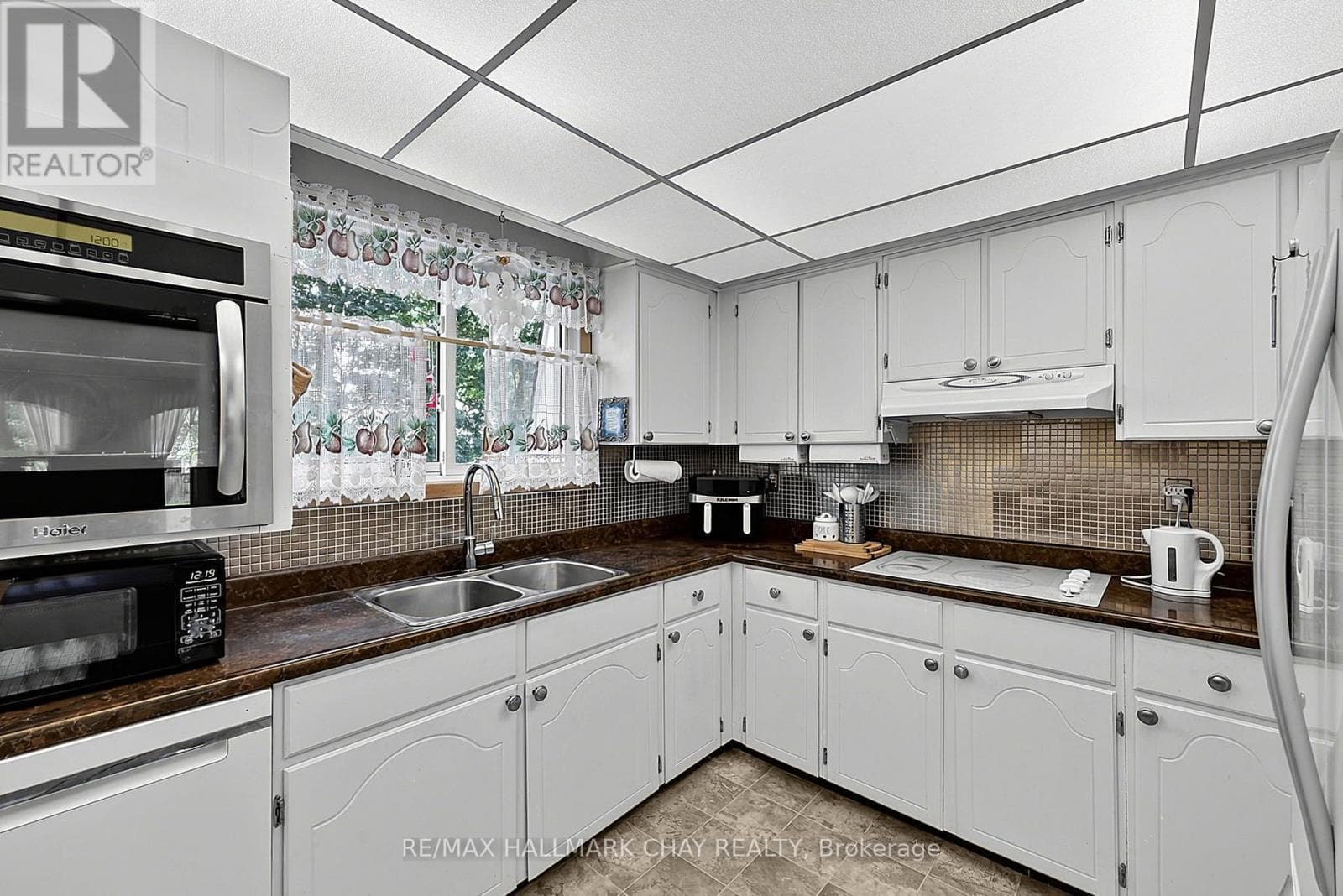 Single Family at 11 Second Street, New Tecumseth (Beeton), Ontario - Photo 9 - RE/MAX Garden City Realty