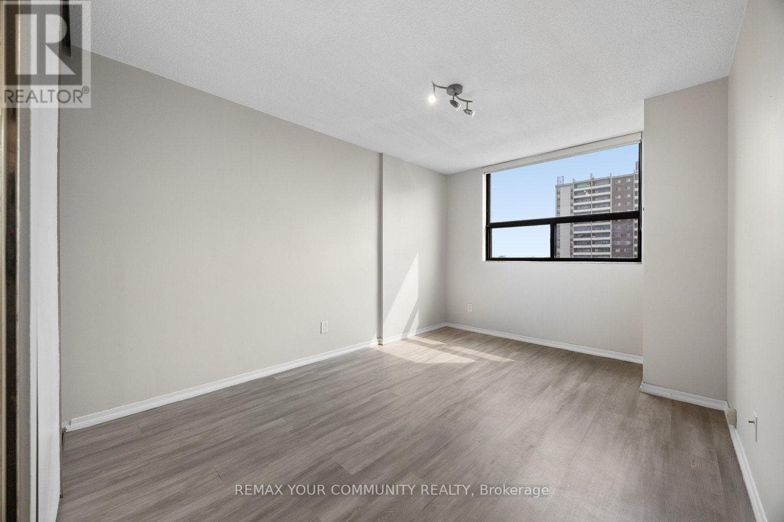 Single Family at 804- 10 Tangreen Court, Toronto (Newtonbrook West), Ontario - Photo 6 - RE/MAX Garden City Realty