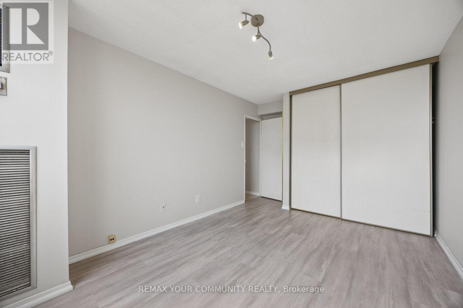 Single Family at 804- 10 Tangreen Court, Toronto (Newtonbrook West), Ontario - Photo 8 - RE/MAX Garden City Realty